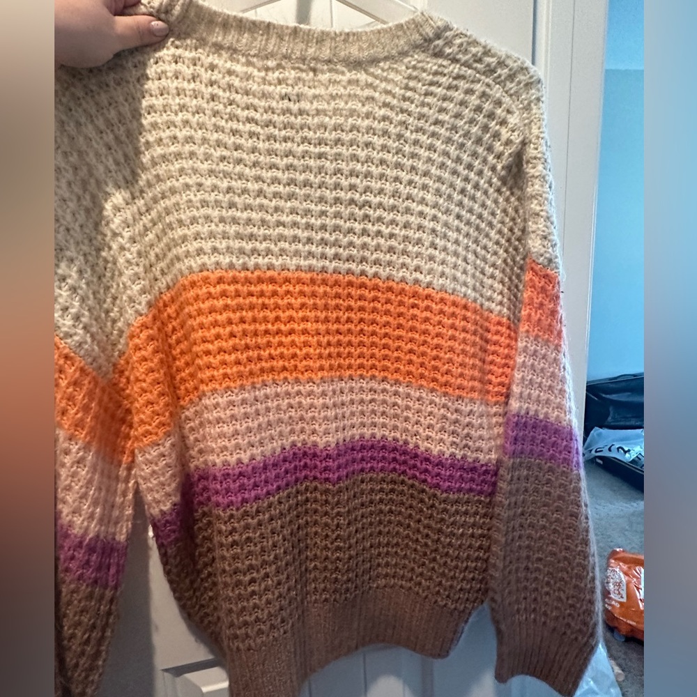 Universal thread multicolored sweater